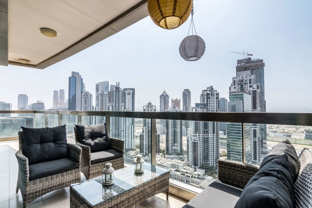 Дубай: Modern Apt w/ Beautiful City Views in Downtown Dubai