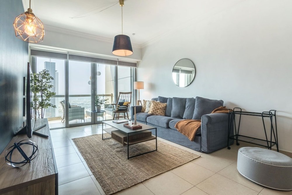 Дубай: Modern Apt w/ Beautiful City Views in Downtown Dubai