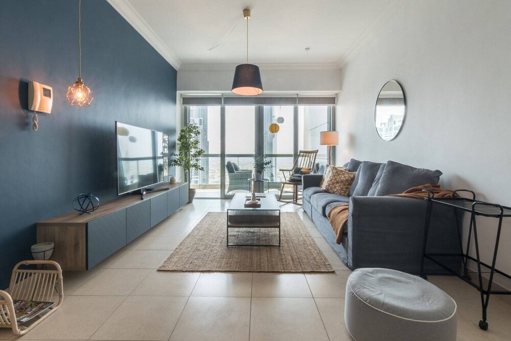 Дубай: Modern Apt w/ Beautiful City Views in Downtown Dubai