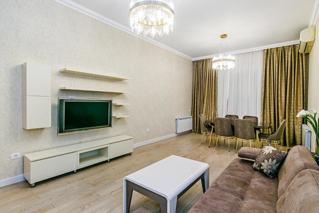 Баку: Mango Beaty House 7 in Nizami Streey