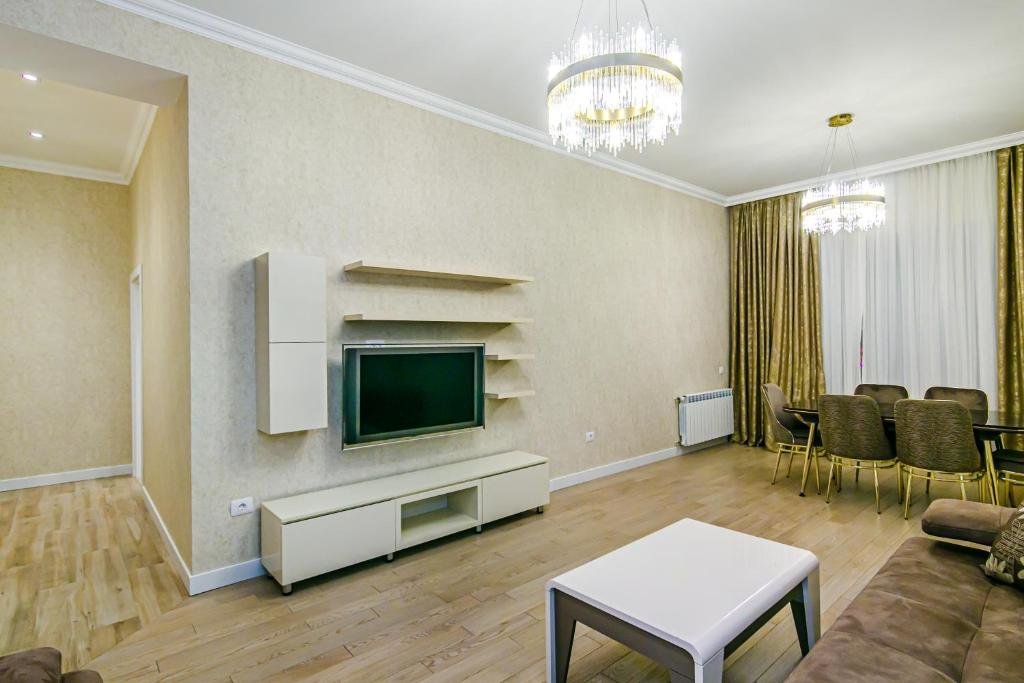 Баку: Mango Beaty House 7 in Nizami Streey