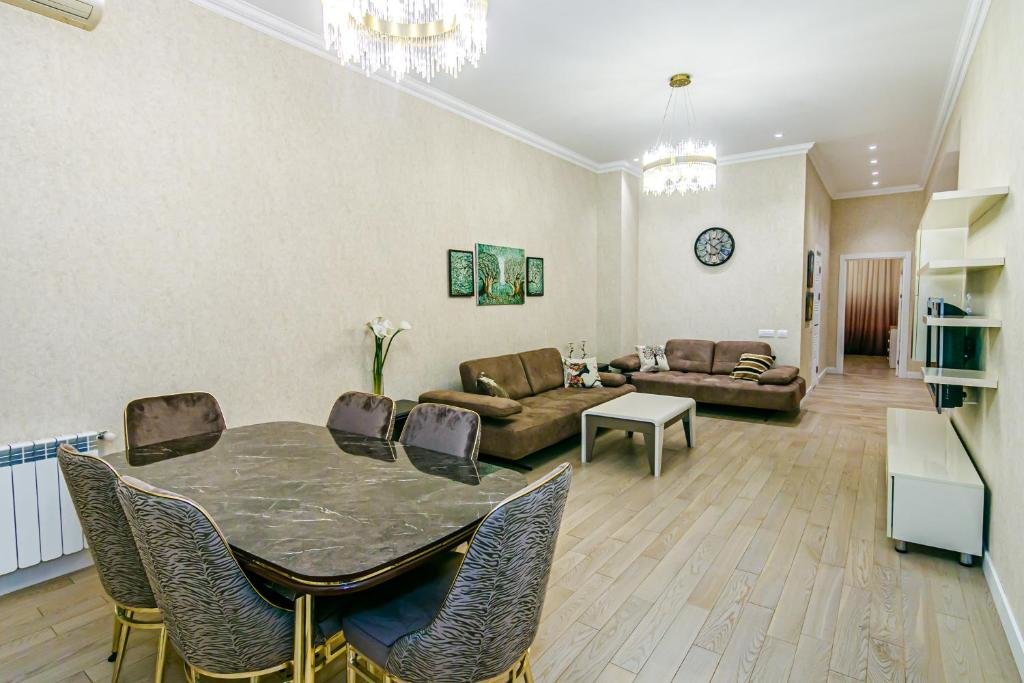 Баку: Mango Beaty House 7 in Nizami Streey