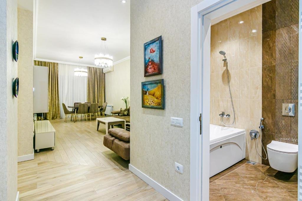 Баку: Mango Beaty House 7 in Nizami Streey