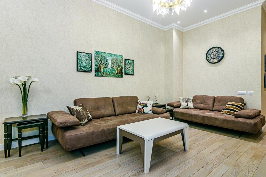 Баку: Mango Beaty House 7 in Nizami Streey