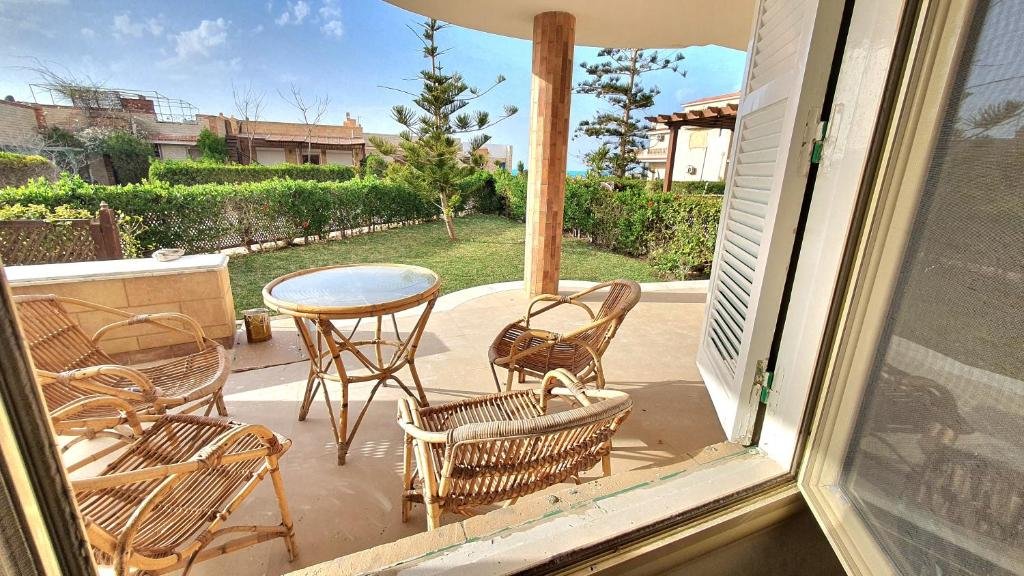 Эль-Аламейн: Stunning 5-Bedroom Villa with Breathtaking Sea Views & Roof Penthouse at Badr resort North Coast El Alamein !! الساحل الشمالي