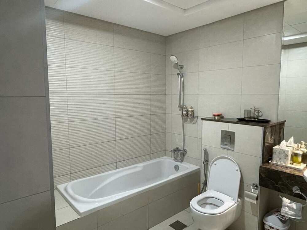 Дубай: 315 Fully furnished 1BHK Apartment