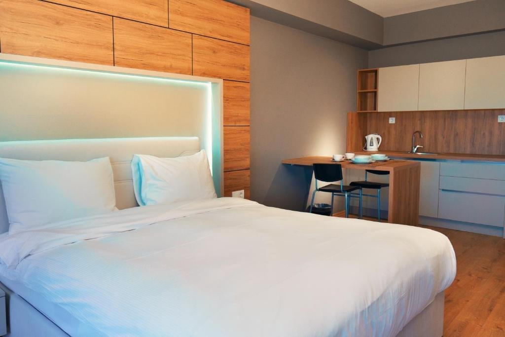 Янык: Luxury Residence in 5 star Hotel for Professionals