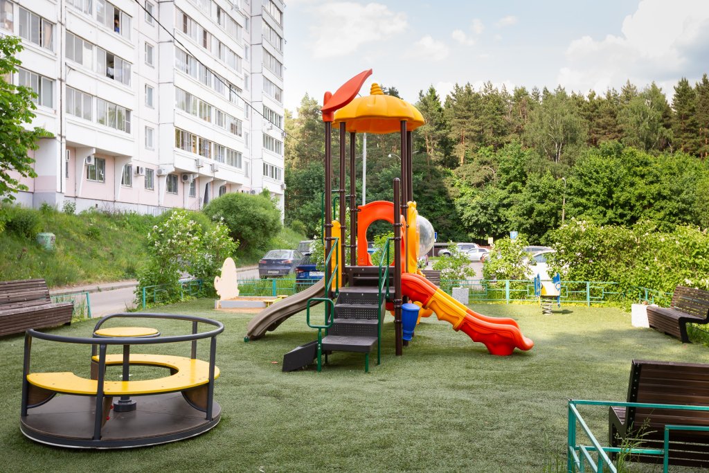 Зеленоград: Apartments Life Apartments с балконом у Ледового дворца