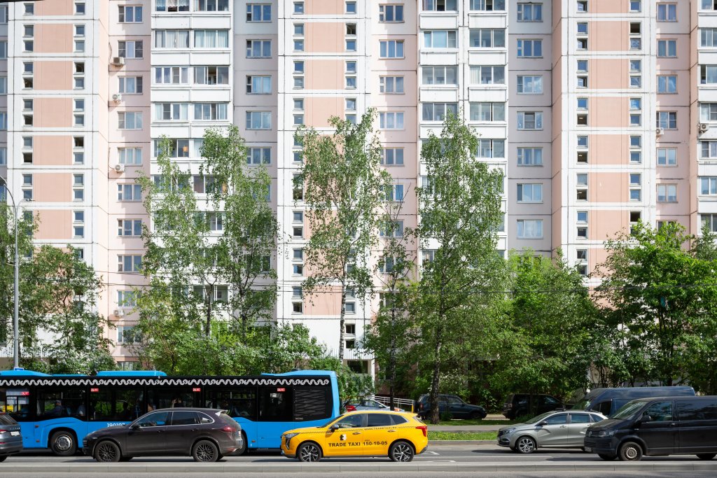 Зеленоград: Apartments Life Apartments с балконом у Ледового дворца