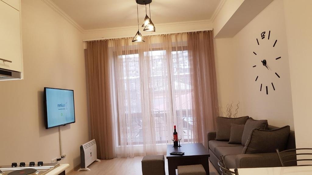 Ереван: New Modern 2 Bedroom in New Building, near Northern Avenue