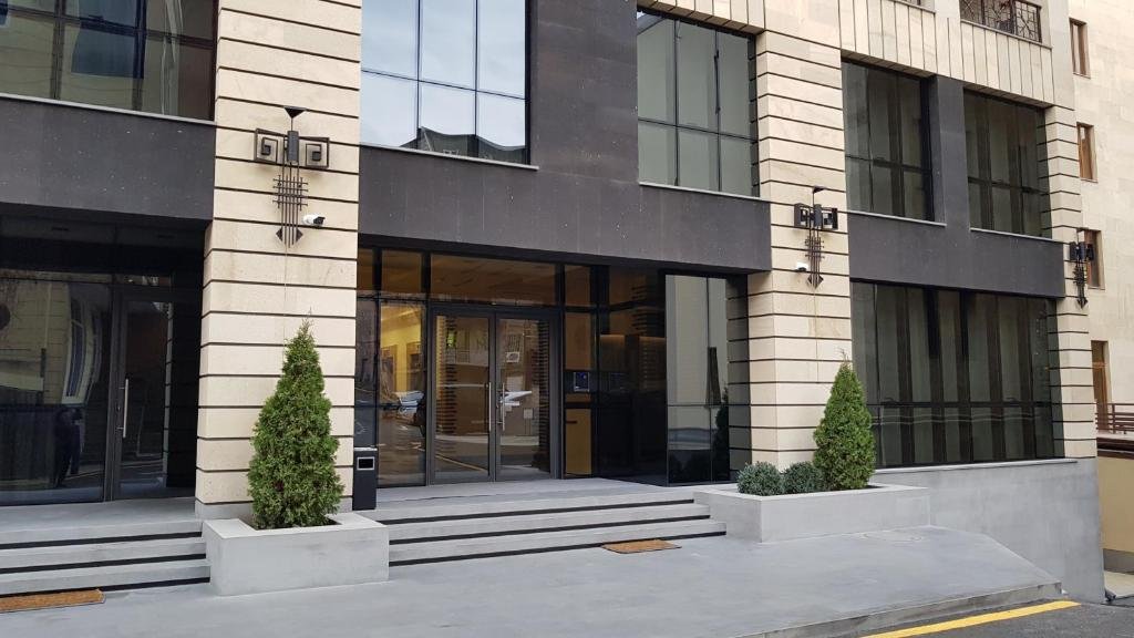 Ереван: New Modern 2 Bedroom in New Building, near Northern Avenue