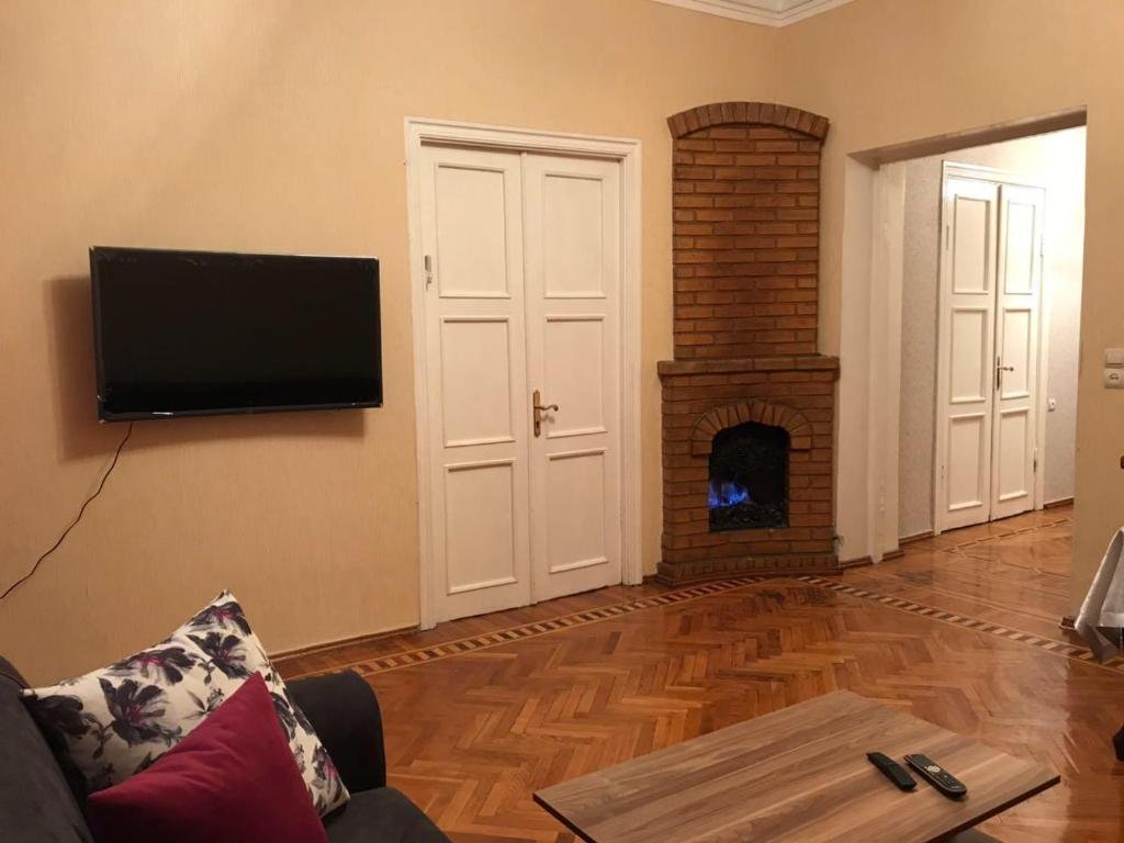 Баку: NİZAMİ STREET Center apartment