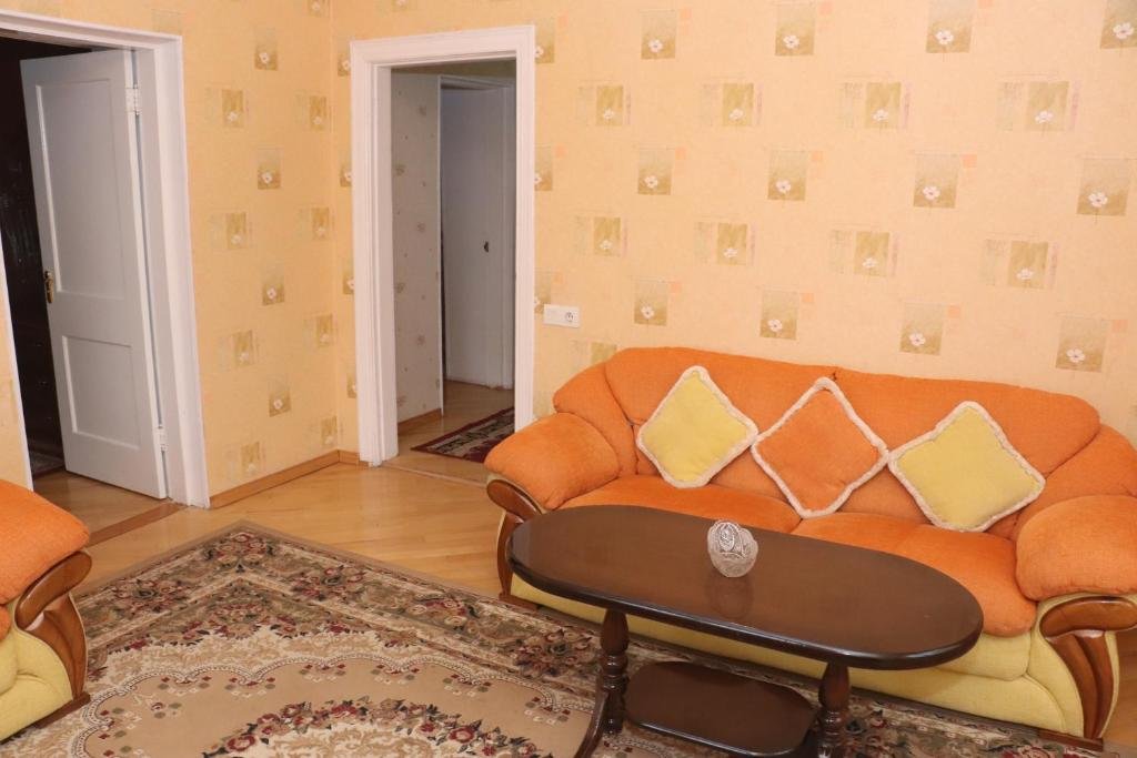 Ереван: Апартаменты 100м2 в малом центре Еревана