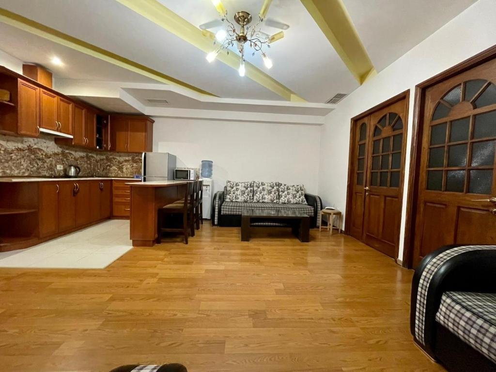 Ереван: Apartment in Abovyan Street, Yerevan