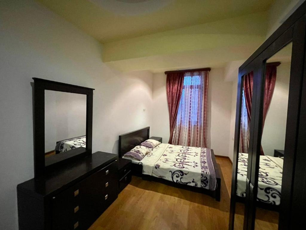 Ереван: Apartment in Abovyan Street, Yerevan