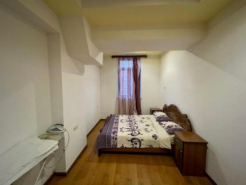 Apartment in Abovyan Street, Yerevan — фото 5