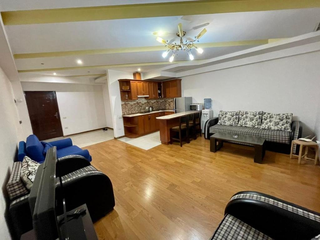 Apartment in Abovyan Street, Yerevan — фото 3