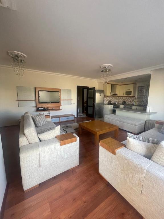 Анталья: Only 5 minutes walking Konyaalti Beach 2+1 flat
