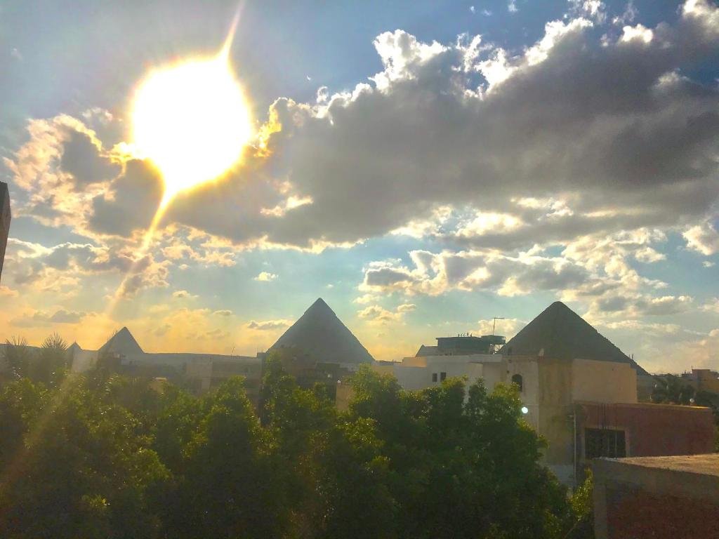 Гиза: Farida Pyramids View