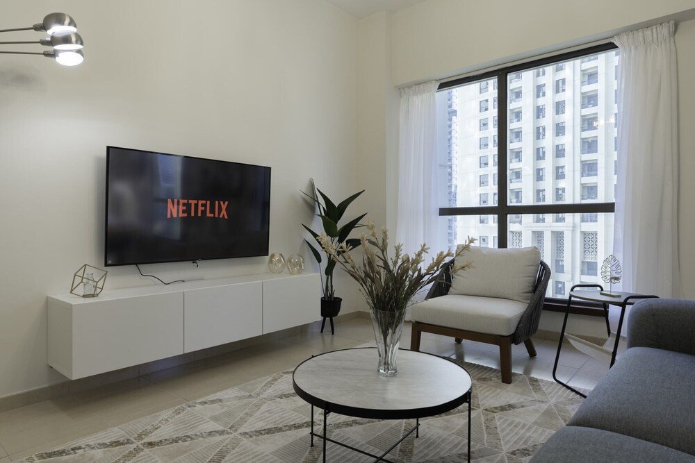 Дубай: Exquisite 3BR Apt for 6 Guests in Dubai Marina!