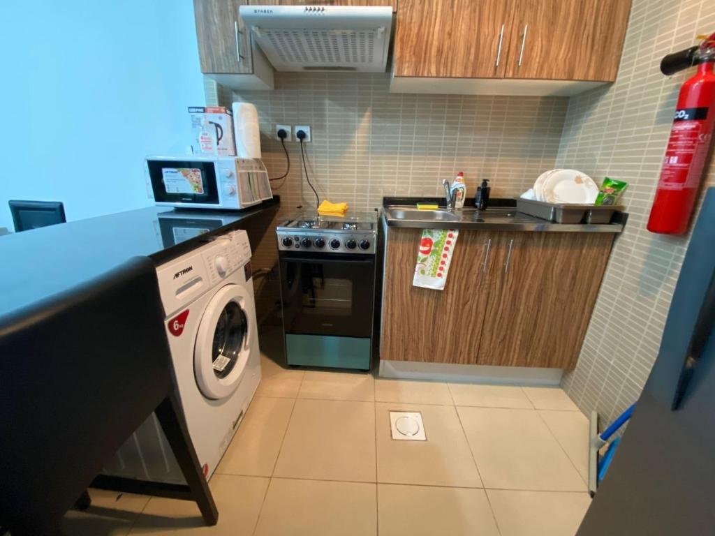 Аджман: Lovely 1-Bedroom Apartment with Free Parking on Premises