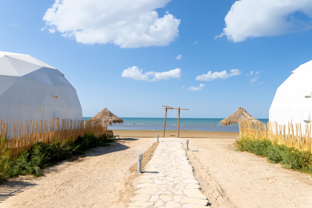 Баку: Sea Breeze Glamp Glemping