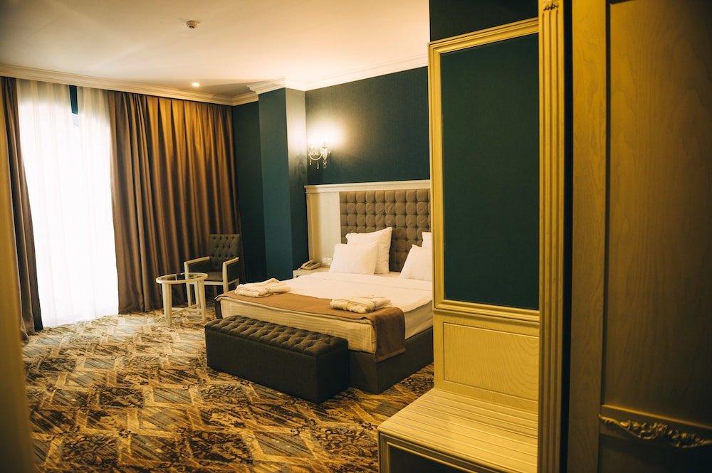 Баку: Emerald Suite Hotel