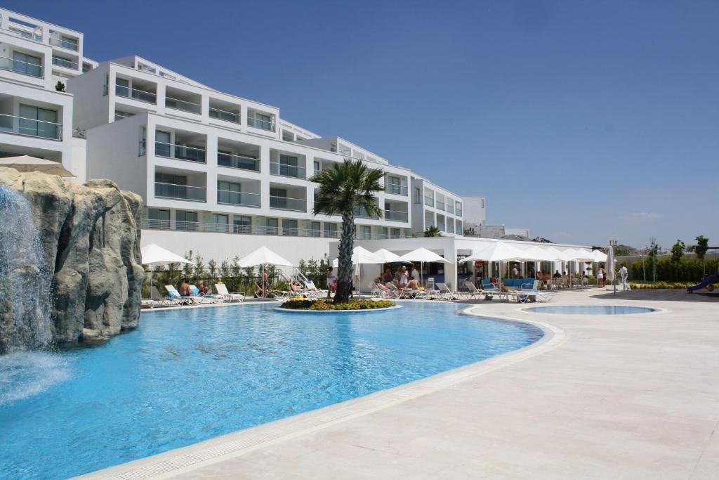2 Bed Duplex Apartment at Horizon Sky Beach Resort — фото 3