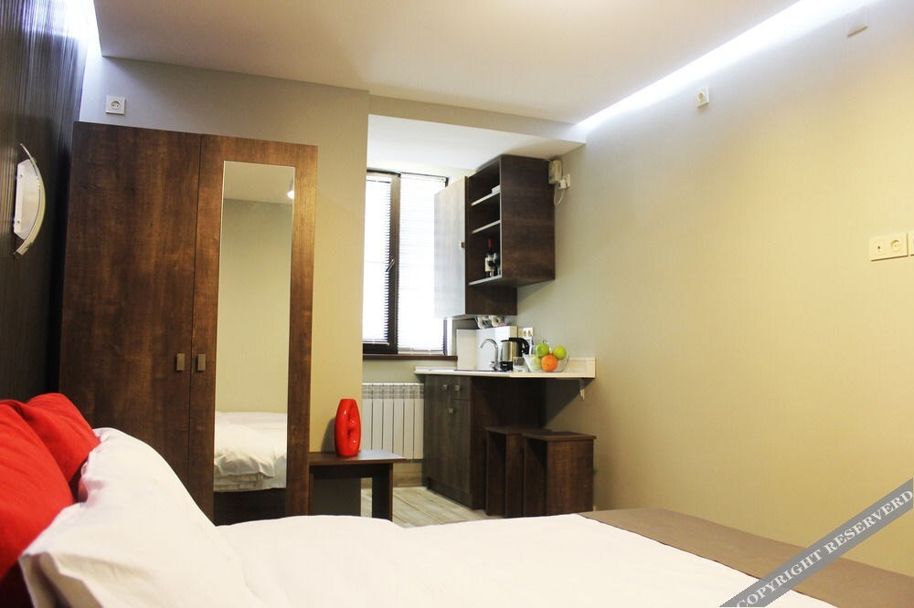 Ереван: Studio Rooms on the 2nd Floor