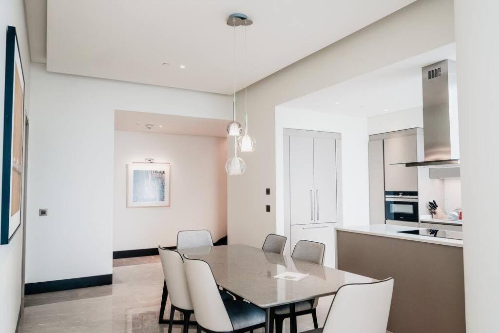 Serviced Luxurious 3+1 in Address Emaar Square — фото 4