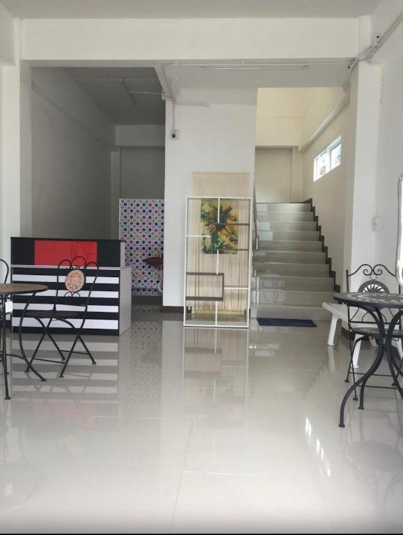 Сакон Накхон: SKF Apartment