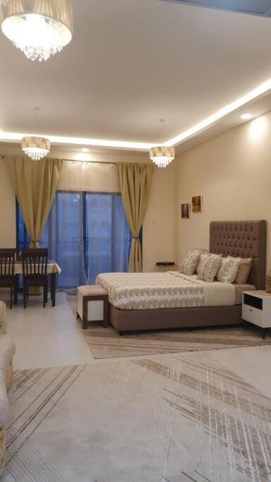 Аджман: Super Deluxe Furnished Studio In Falcon Towers