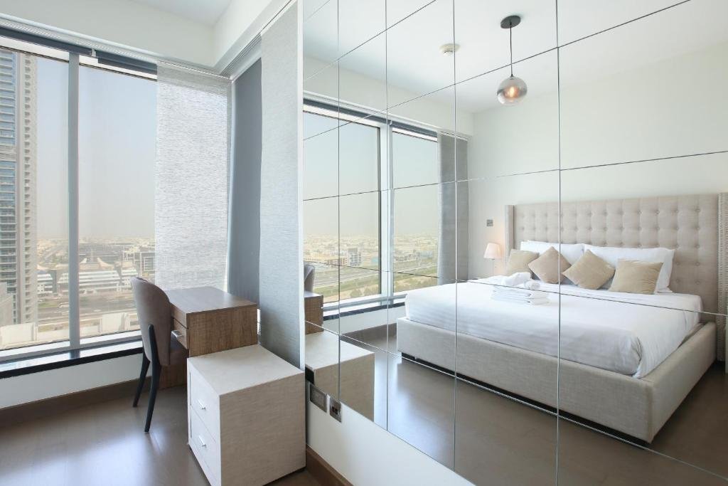 Дубай: Spacious 1BR Apartment - The Lofts - Downtown