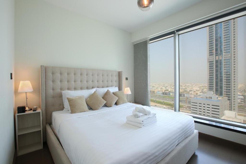 Дубай: Spacious 1BR Apartment - The Lofts - Downtown