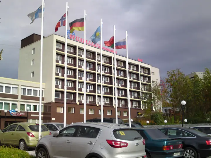 Мурманск: Гостиница 69 параллель