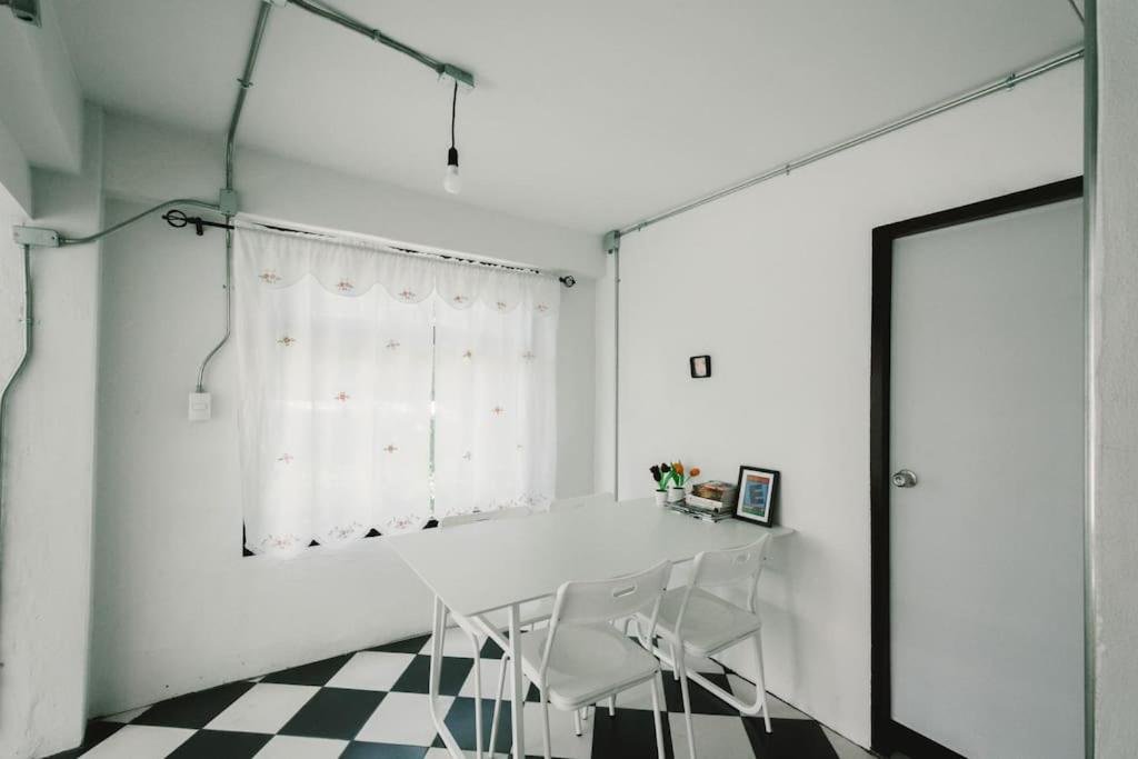 Чиангмай: 3l9B Chiangmai Gate Best location 3 bedrooms apartment