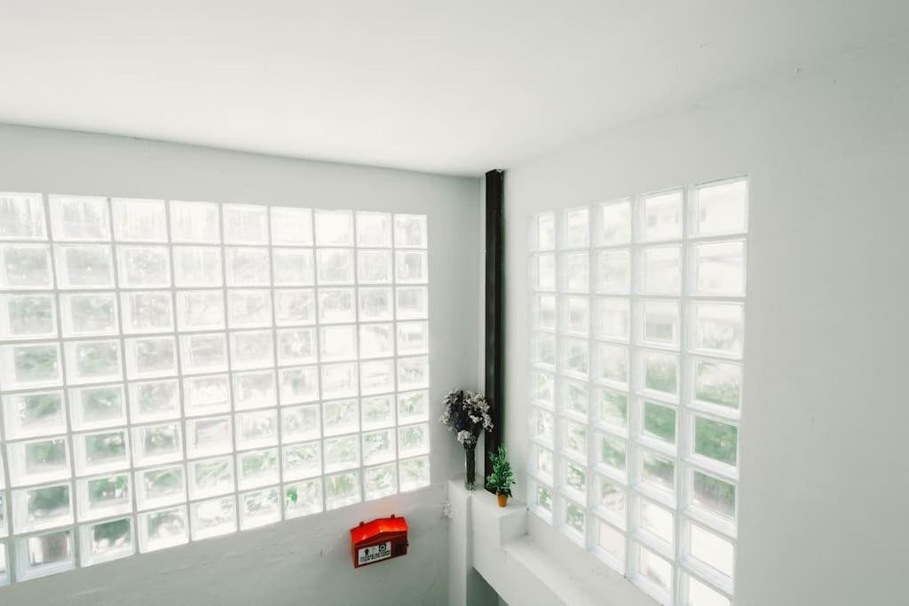 Чиангмай: 3l9B Chiangmai Gate Best location 3 bedrooms apartment