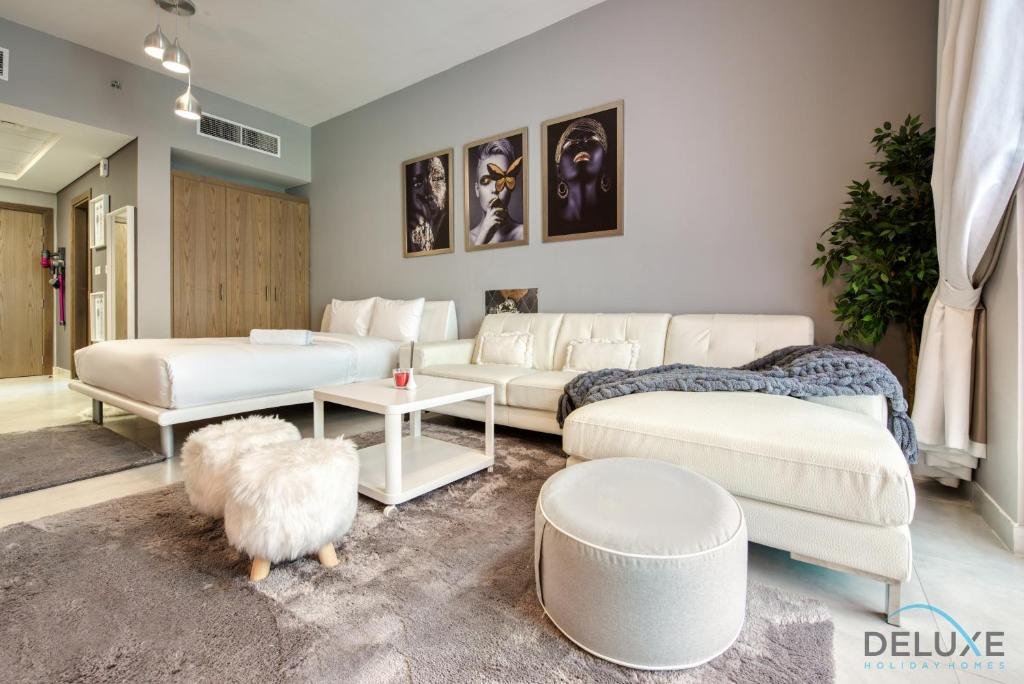 Дубай: Glamorous Studio at Binghatti Stars Dubai Silicon Oasis by Deluxe Holiday Homes