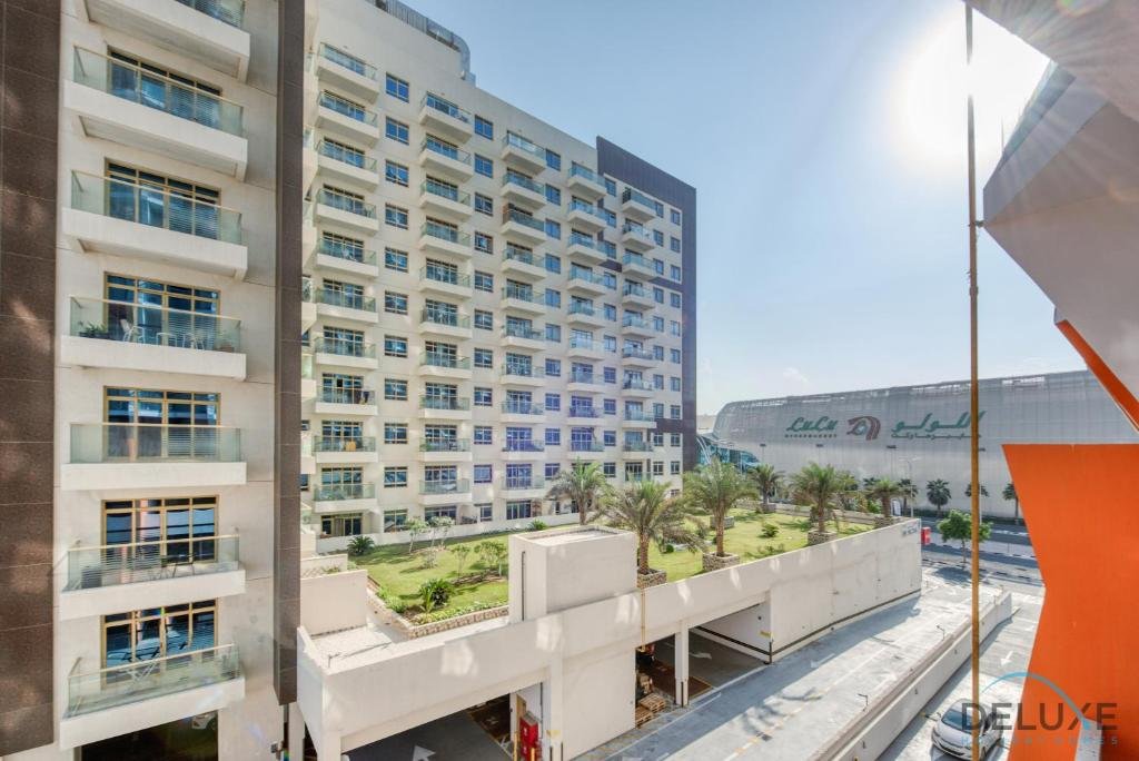 Дубай: Glamorous Studio at Binghatti Stars Dubai Silicon Oasis by Deluxe Holiday Homes
