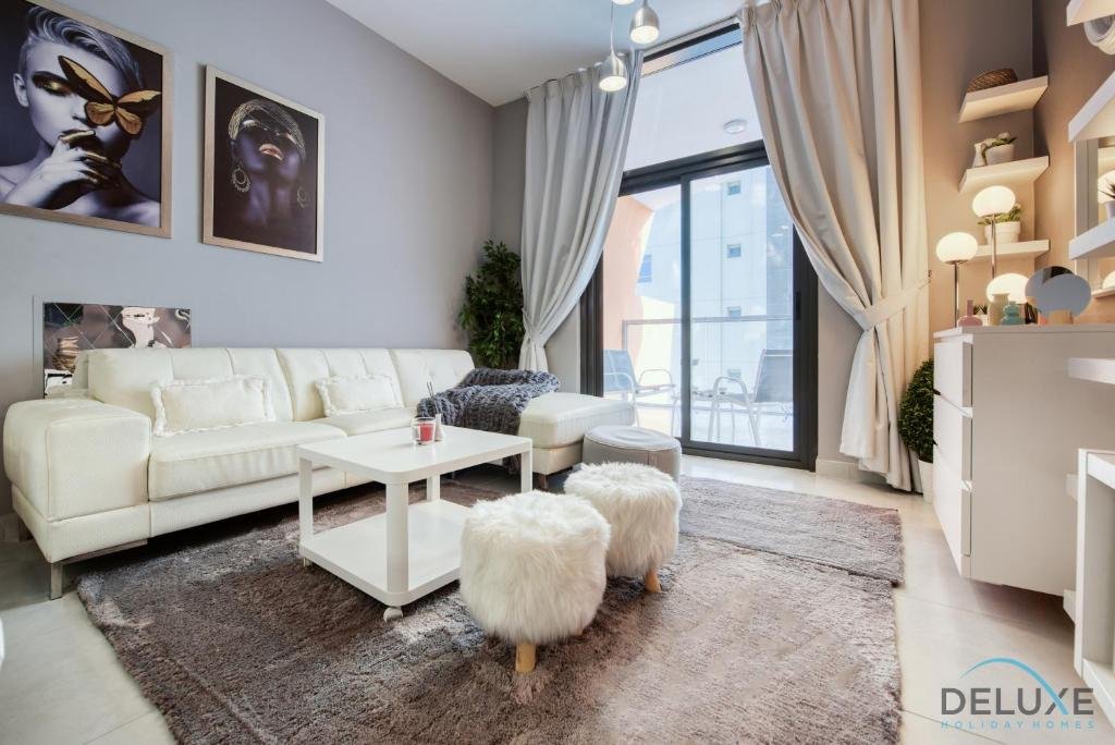 Дубай: Glamorous Studio at Binghatti Stars Dubai Silicon Oasis by Deluxe Holiday Homes