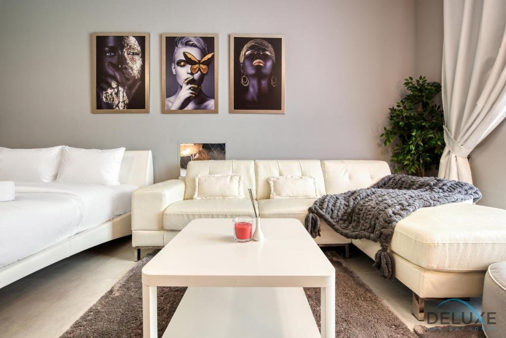 Дубай: Glamorous Studio at Binghatti Stars Dubai Silicon Oasis by Deluxe Holiday Homes