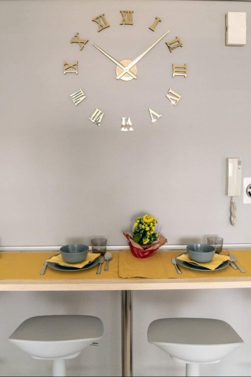 Дубай: Family Studio Steps Away From the Metro