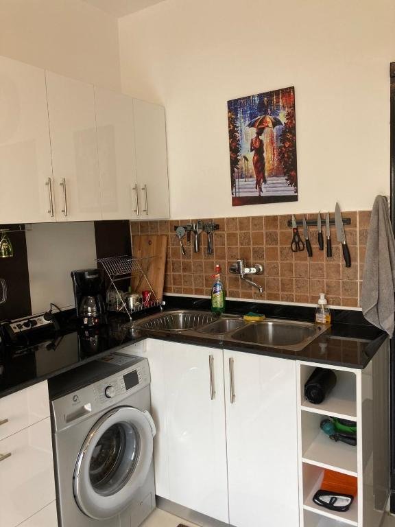 Diar El Rabwa Modern Apartment with Free WiFi and Private Balcony — фото 2