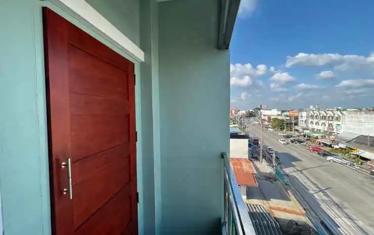 Кхлонг-Янг: Green House Place
