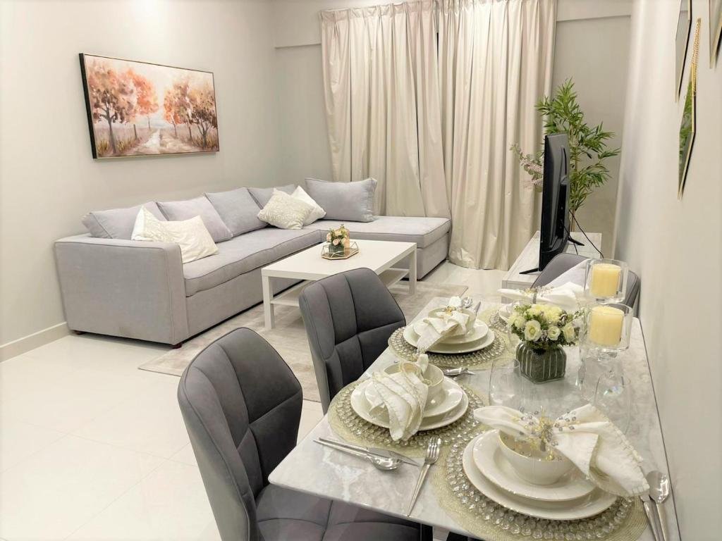 Дубай: Hera Serviced Apartments