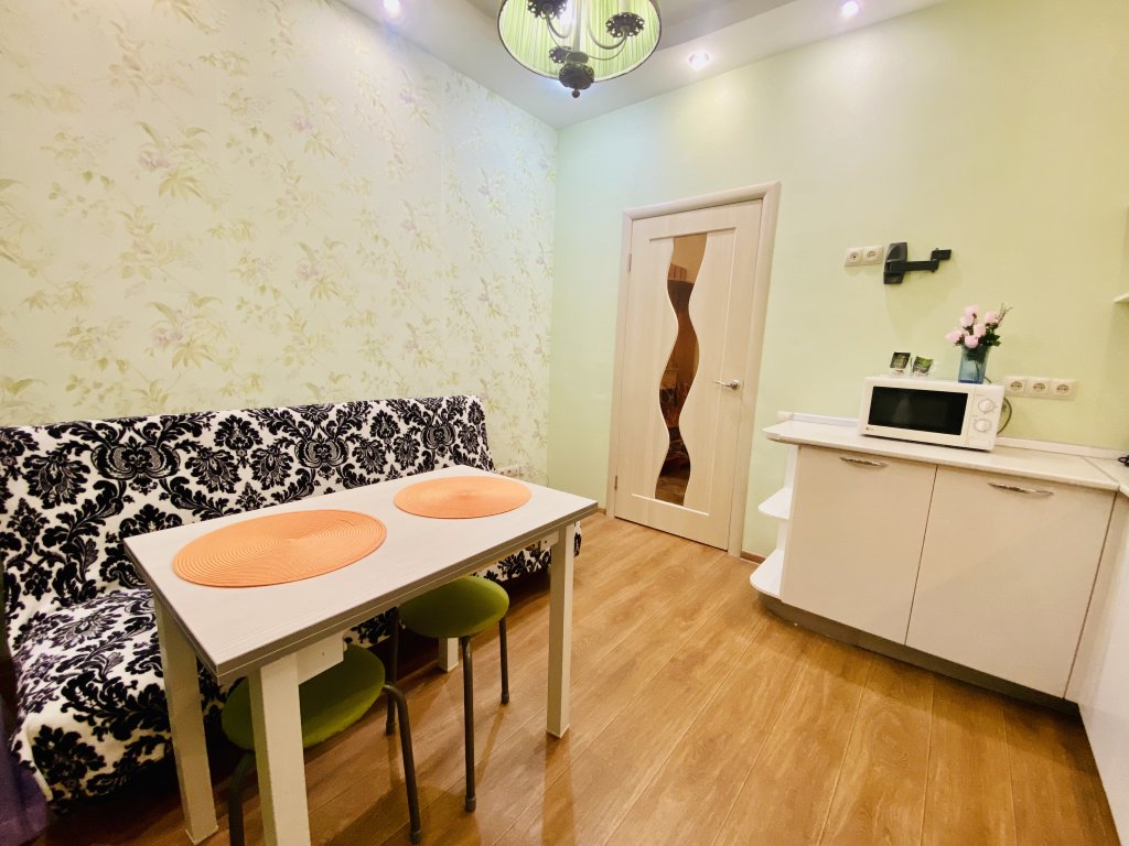 Сургут: Apartamenty Sever on Iosifa Karolinskogo 9