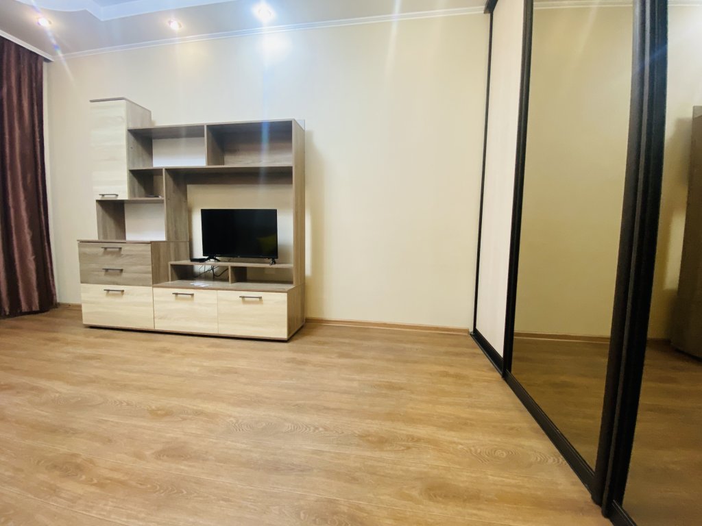 Сургут: Apartamenty Sever on Iosifa Karolinskogo 9