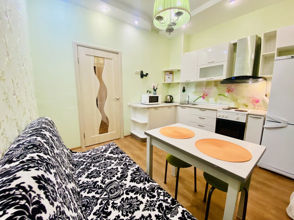Сургут: Apartamenty Sever on Iosifa Karolinskogo 9