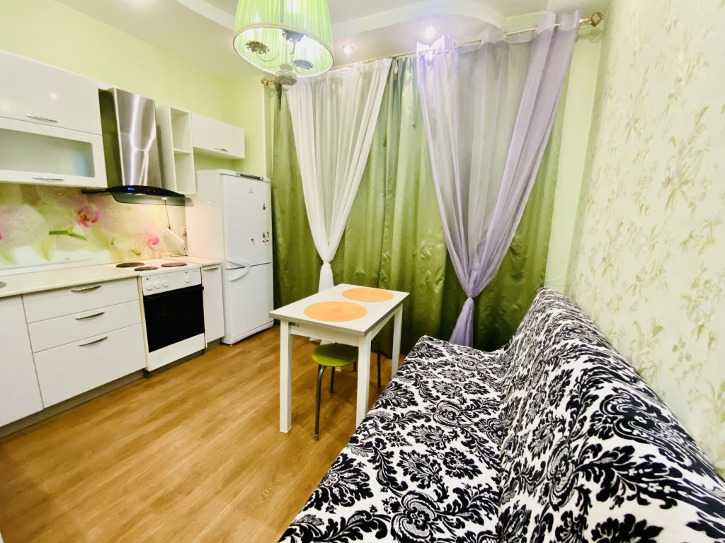 Сургут: Apartamenty Sever on Iosifa Karolinskogo 9