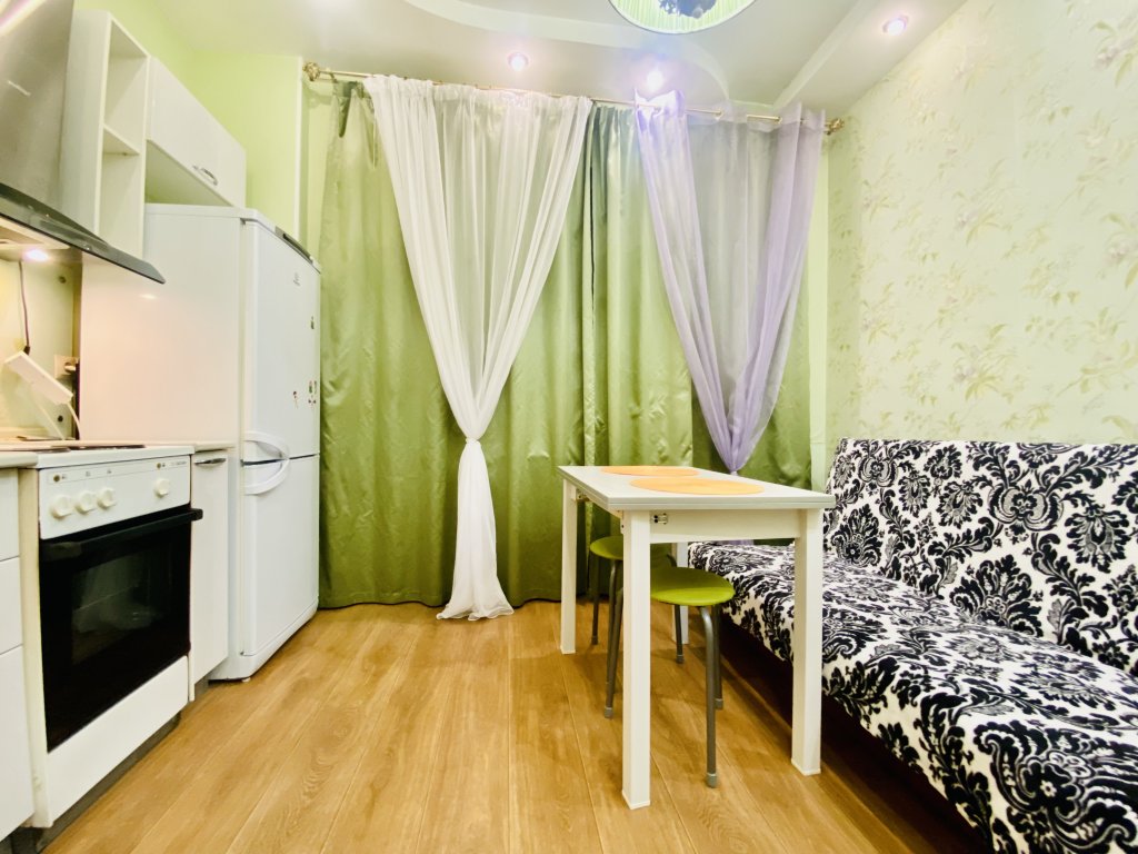 Сургут: Apartamenty Sever on Iosifa Karolinskogo 9